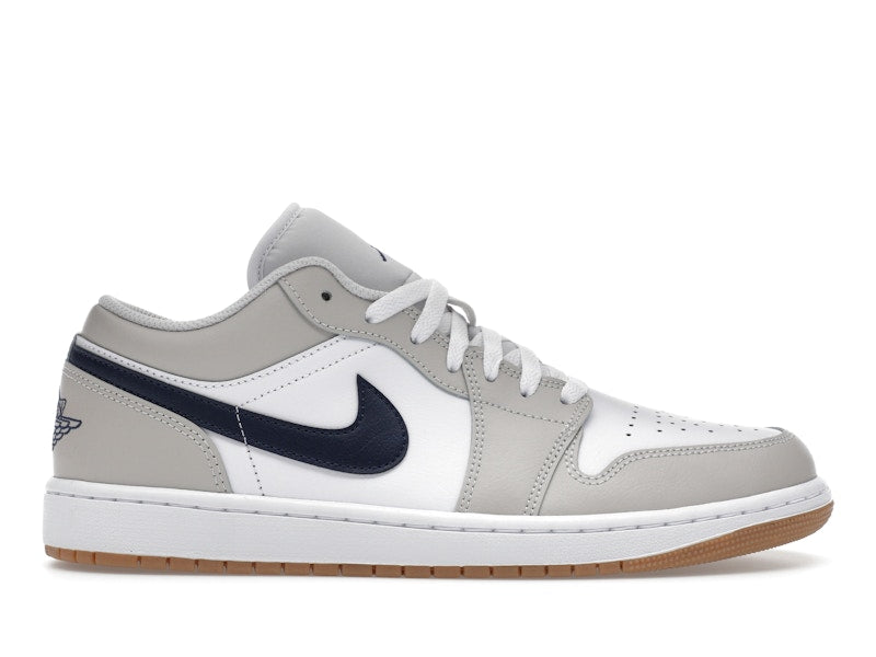 Air Jordan 1 Low Midnight Navy Neutral Grey, vista a 360 gradi 1 di 36