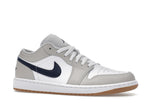 Air Jordan 1 Low Midnight Navy Neutral Grey, vista a 360 gradi 3 di 36