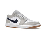 Air Jordan 1 Low Midnight Navy Neutral Grey, vista a 360 gradi 4 di 36
