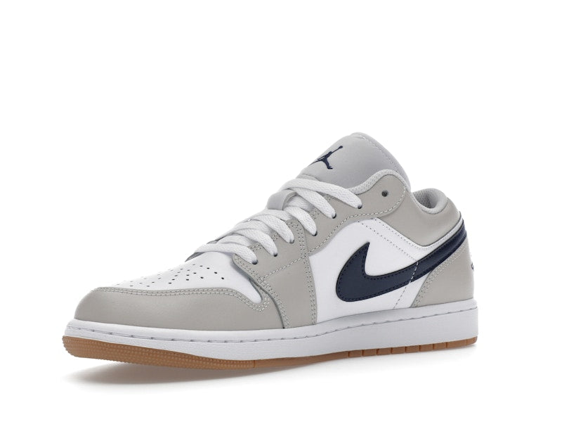 Air Jordan 1 Low Midnight Navy Neutral Grey, vista a 360 gradi 15 di 36