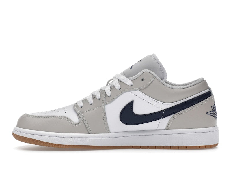 Air Jordan 1 Low Midnight Navy Neutral Grey, vista a 360 gradi 19 di 36