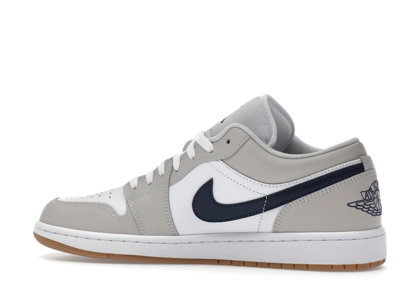 Air Jordan 1 Low Midnight Navy Neutral Grey, vista a 360 gradi 21 di 36