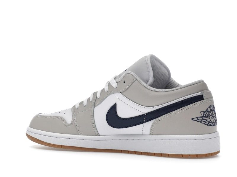 Air Jordan 1 Low Midnight Navy Neutral Grey, vista a 360 gradi 22 di 36