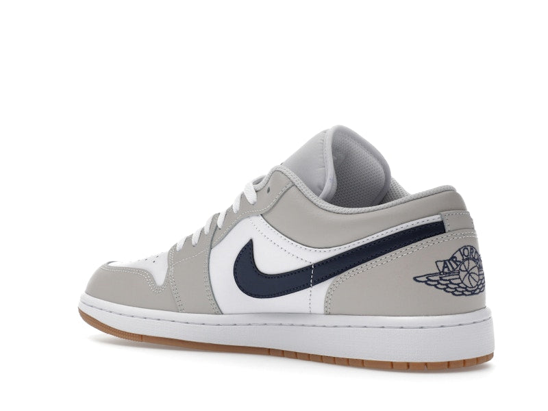 Air Jordan 1 Low Midnight Navy Neutral Grey, vista a 360 gradi 23 di 36