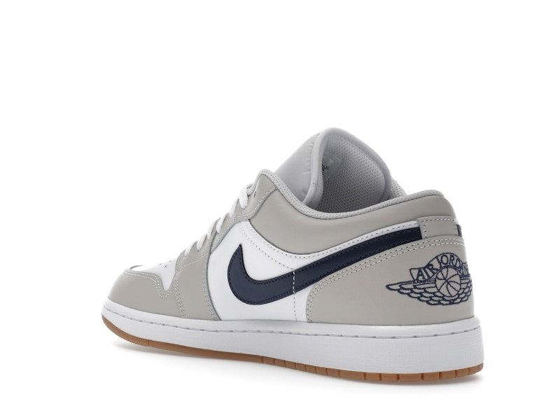 Air Jordan 1 Low Midnight Navy Neutral Grey, vista a 360 gradi 24 di 36