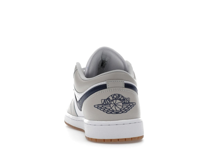 Air Jordan 1 Low Midnight Navy Neutral Grey, vista a 360 gradi 27 di 36