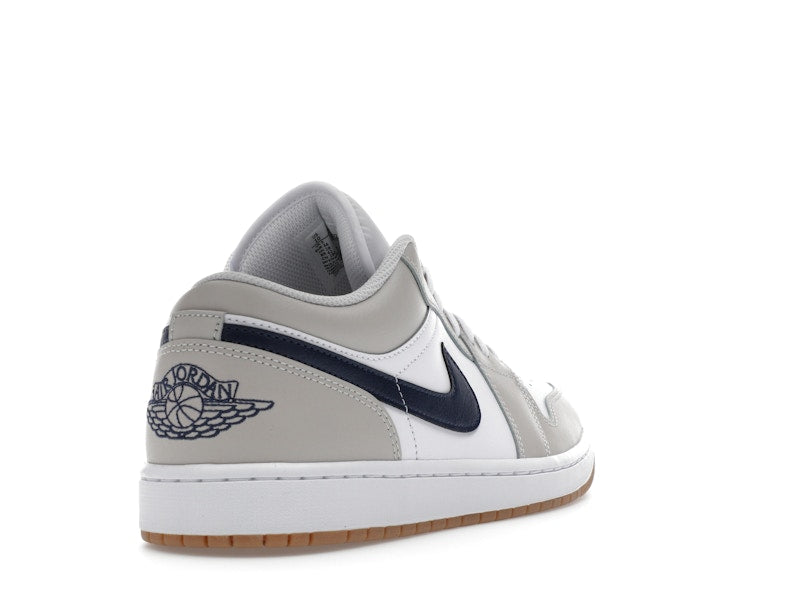 Air Jordan 1 Low Midnight Navy Neutral Grey, vista a 360 gradi 31 di 36