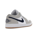 Air Jordan 1 Low Midnight Navy Neutral Grey, vista a 360 gradi 32 di 36