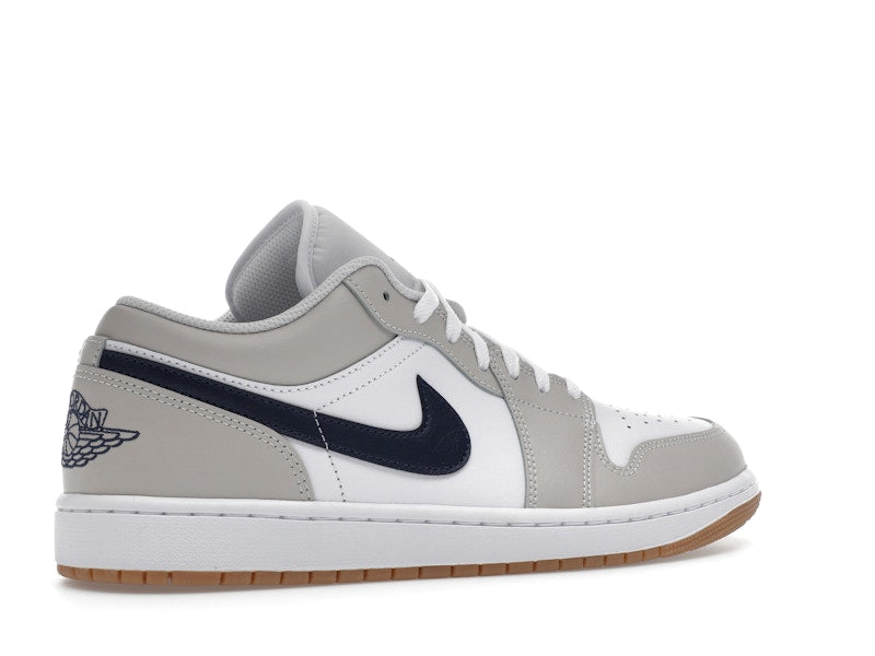 Air Jordan 1 Low Midnight Navy Neutral Grey, vista a 360 gradi 34 di 36