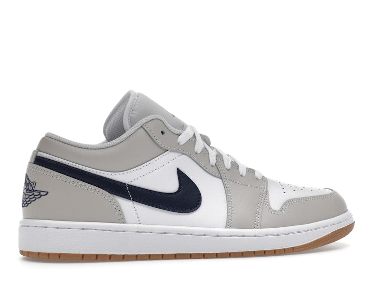 Air Jordan 1 Low Midnight Navy Neutral Grey, vista a 360 gradi 35 di 36