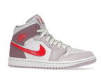 Air Jordan 1 Mid Valentines Day (2022) (W), vista a 360 gradi 3 di 36