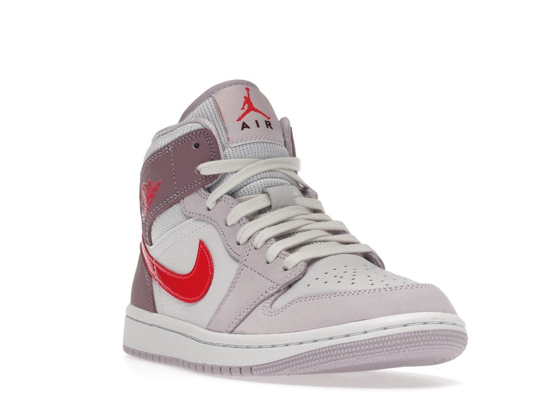 Air Jordan 1 Mid Valentines Day (2022) (W), vista a 360 gradi 7 di 36