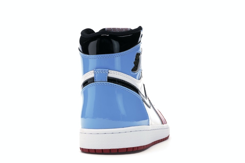 Air Jordan 1 Retro High Fearless Unc Chicago