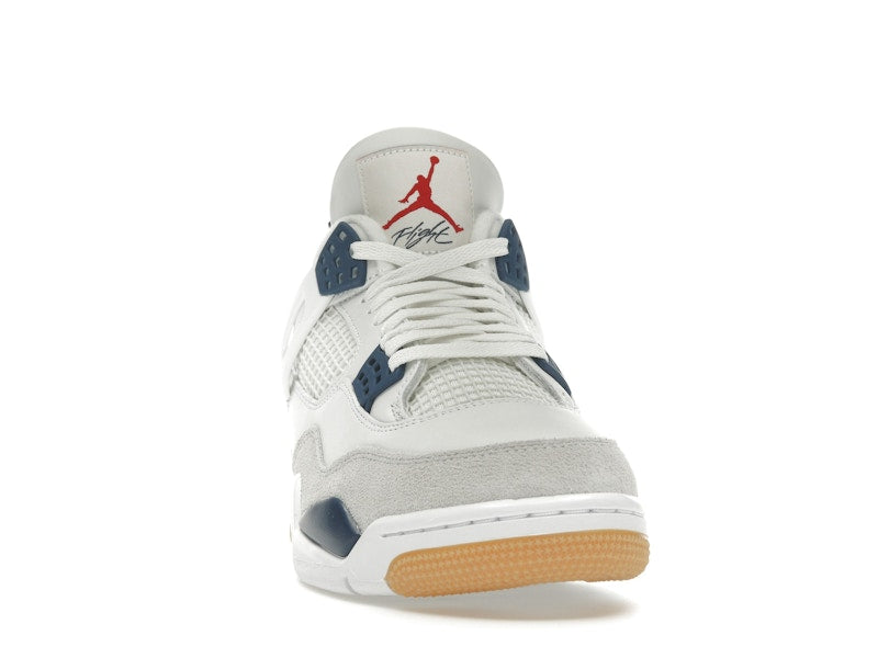 Air Jordan 4 Retro SB Navy, vista a 360 gradi 9 di 36