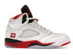Air Jordan 5 Retro Fire Red Black Tongue (2025), vista a 360 gradi 2 di 36