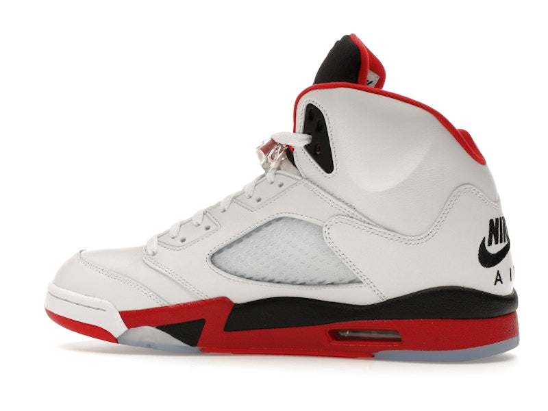 Air Jordan 5 Retro Fire Red Black Tongue (2025), vista a 360 gradi 21 di 36