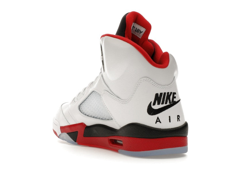 Air Jordan 5 Retro Fire Red Black Tongue (2025), vista a 360 gradi 25 di 36
