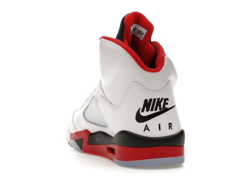 Air Jordan 5 Retro Fire Red Black Tongue (2025), vista a 360 gradi 26 di 36