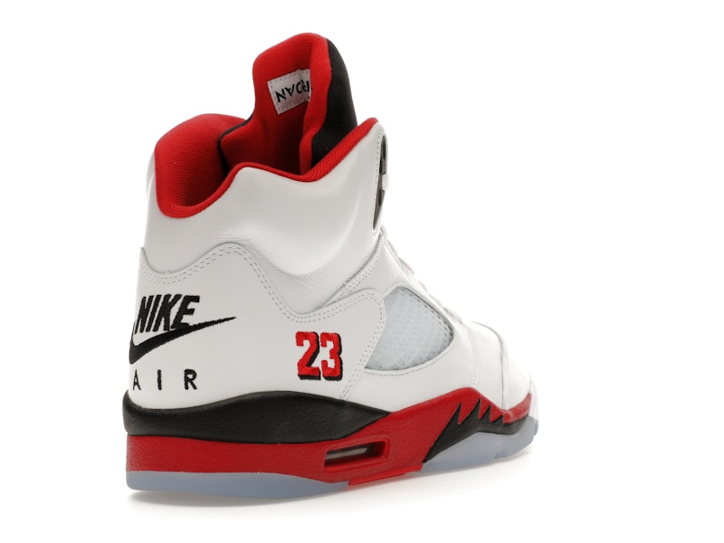 Air Jordan 5 Retro Fire Red Black Tongue (2025), vista a 360 gradi 31 di 36