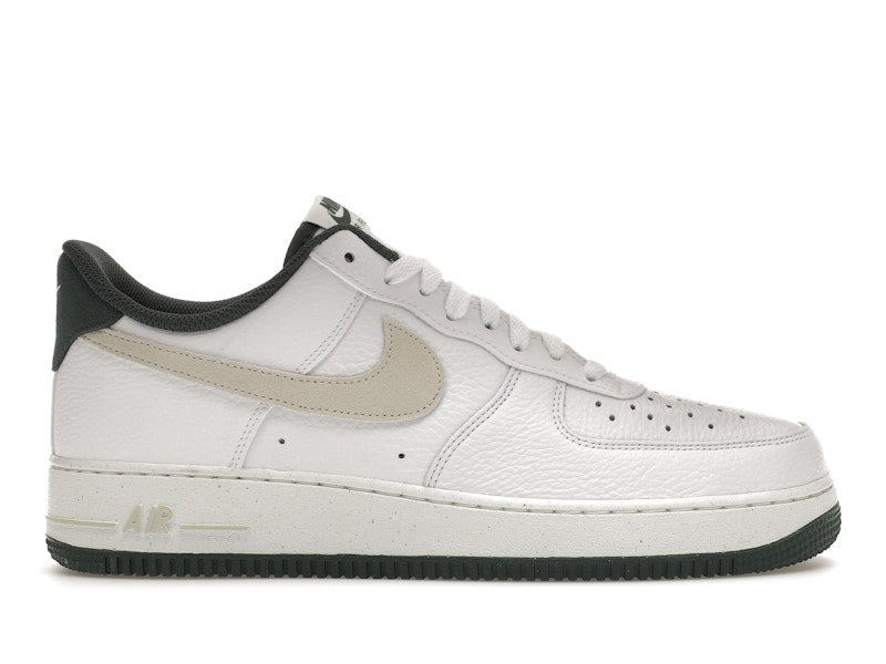 Nike Air Force 1 Low '07 LV8 Vintage Green, vista a 360 gradi 1 di 36