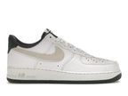 Nike Air Force 1 Low '07 LV8 Vintage Green, vista a 360 gradi 1 di 36