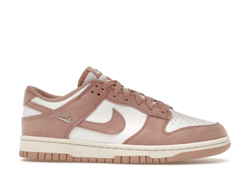 Nike Dunk Low Rose Whisper Gold Mini Swoosh (Women's), vista a 360 gradi 2 di 36