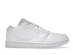 Air Jordan 1 Low Triple White (2022) (W), vista a 360 gradi 2 di 36