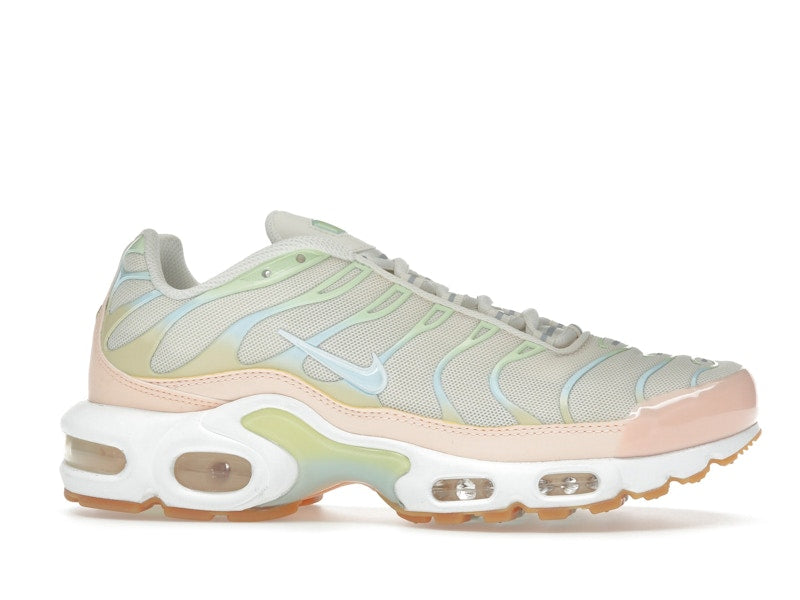 Nike Air Max Plus Crimson Tint (Women's), vista a 360 gradi 2 di 36