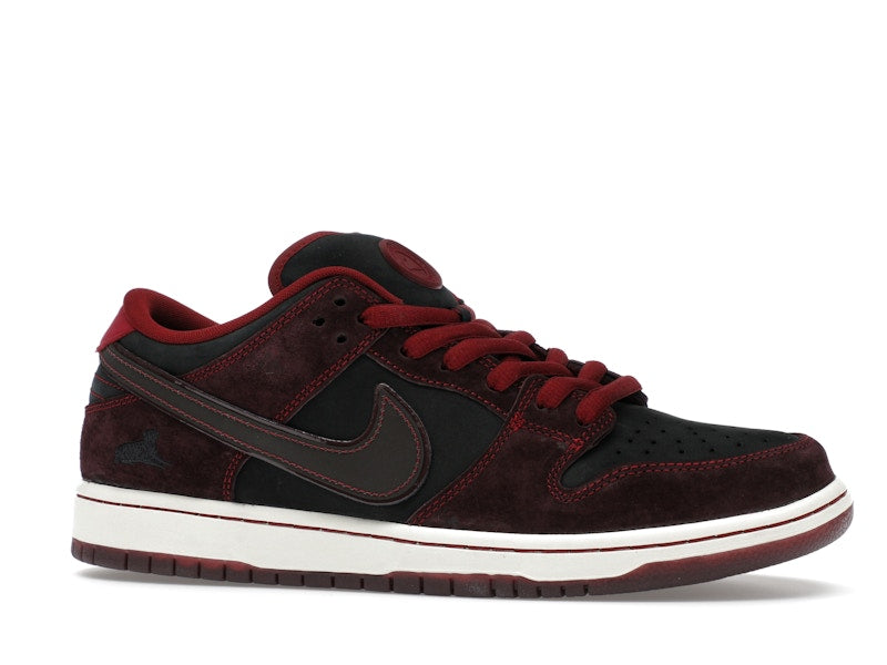Nike SB Dunk Low Riot Skateshop