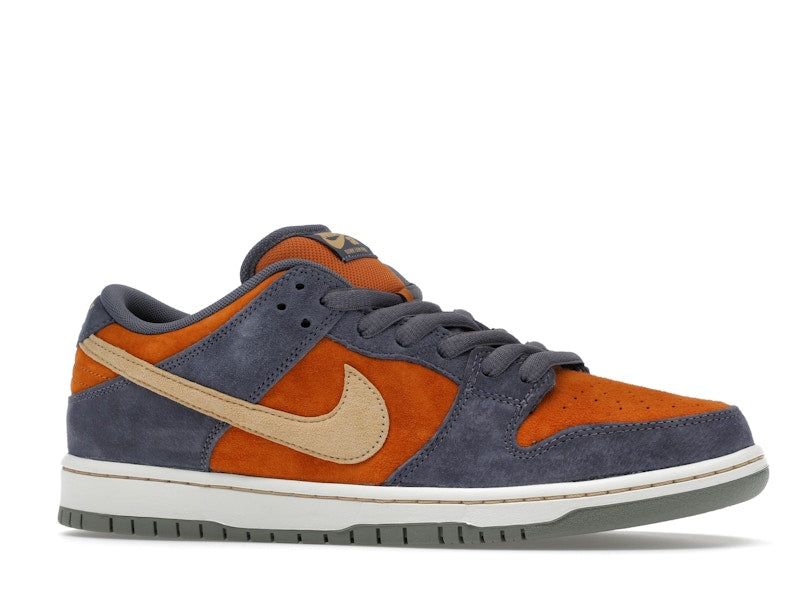 Nike SB Dunk Low Light Carbon Monarch, vista a 360 gradi 3 di 36