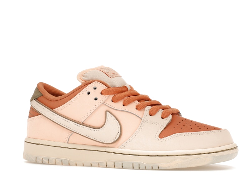 Nike SB Dunk Low Trocadéro Gardens - Amber Brown/Guava Ice/Crimson Tint/Hemp/Neutral Olive/Pale Ivory - FV5926-200 - 03
