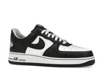 Nike Air Force 1 Low QS Terror Squad Blackout, vista a 360 gradi 3 di 36
