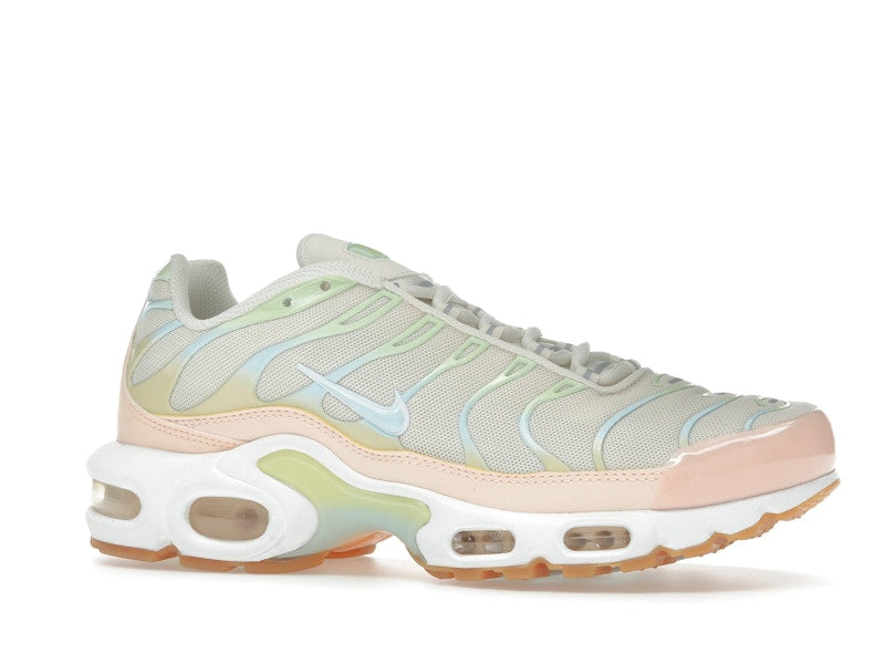 Nike Air Max Plus Crimson Tint (Women's), vista a 360 gradi 3 di 36