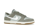 Nike Dunk Low Retro SE Light Silver Light Army Sail White, vista a 360 gradi 3 di 36