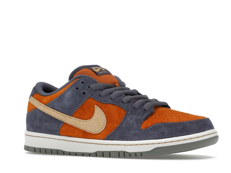 Nike SB Dunk Low Light Carbon Monarch, vista a 360 gradi 4 di 36