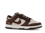 Nike Dunk Low Light Orewood Brown (Women's), vista a 360 gradi 5 di 39
