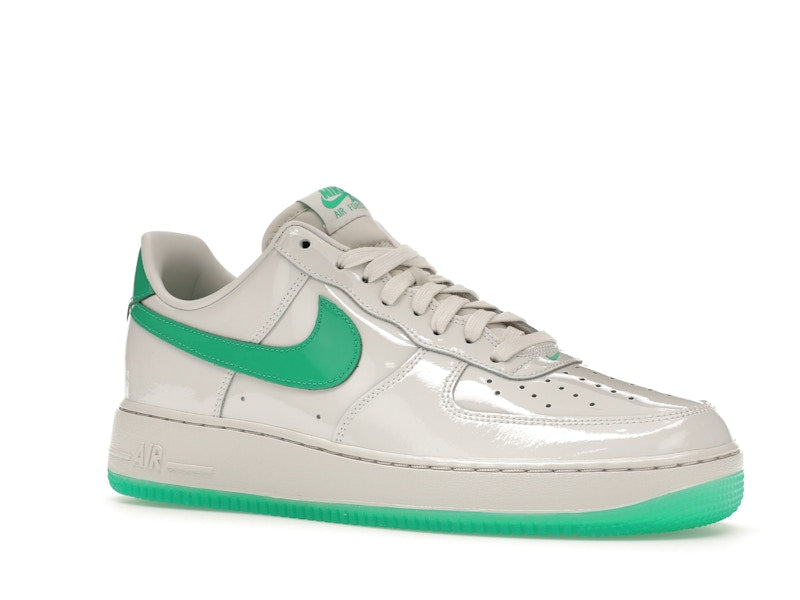 Nike Air Force 1 Low '07 Patent Platinum Tint Stadium Green, vista a 360 gradi 4 di 36
