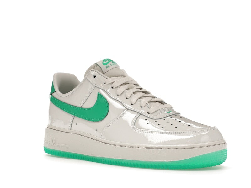 Nike Air Force 1 Low '07 Patent Platinum Tint Stadium Green, vista a 360 gradi 5 di 36