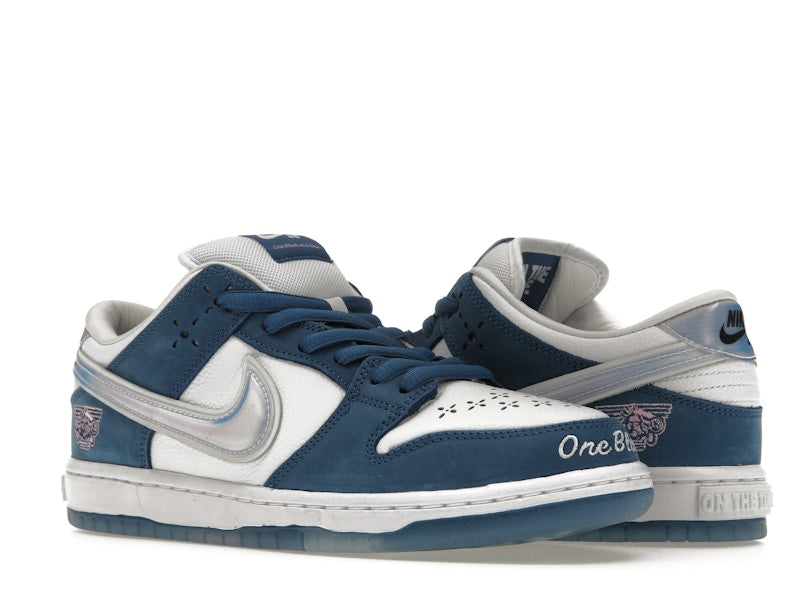 Nike SB Dunk Low Born X Raised One Block At A Time, vista a 360 gradi 5 di 36