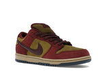 Nike SB Dunk Low Dark Team Red Olive Flak, vista a 360 gradi 5 di 36