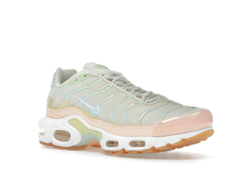Nike Air Max Plus Crimson Tint (Women's), vista a 360 gradi 5 di 36