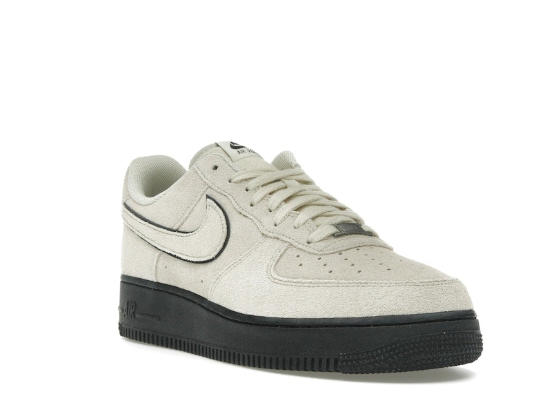 Nike Air Force 1 '07 LV8 Light Khaki Black