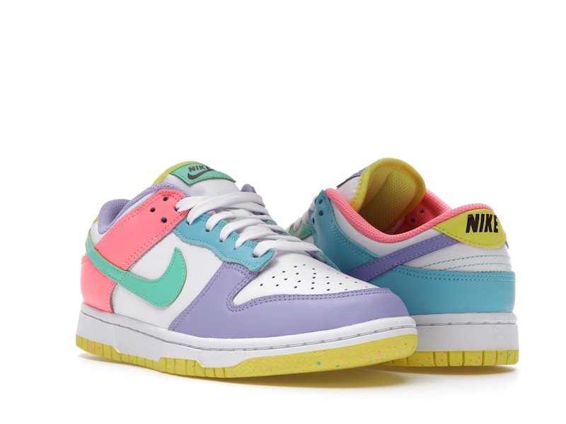 Nike Dunk Low SE Easter Candy (Women's), vista a 360 gradi 6 di 36