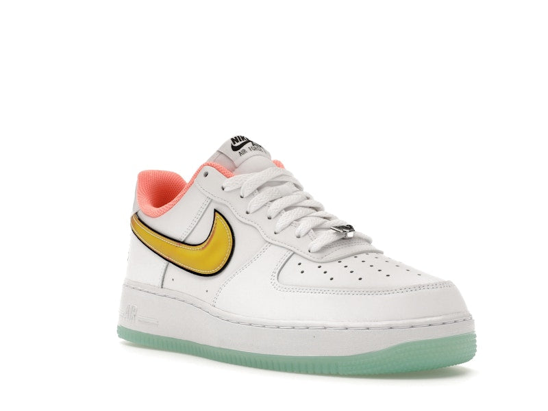 Nike Air Force 1 Low NY vs. NY White Crimson Pulse, vista a 360 gradi 6 di 36