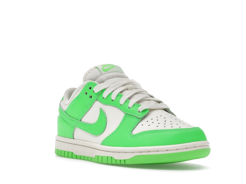 Nike Dunk Low Green Strike (Women's), vista a 360 gradi 6 di 36