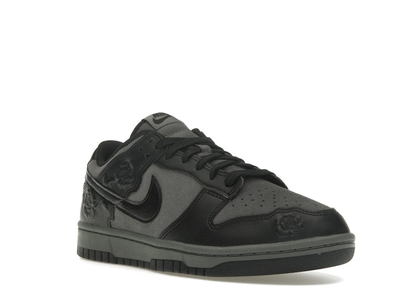 Nike Dunk Low Black Roses (Women's), vista a 360 gradi 6 di 36