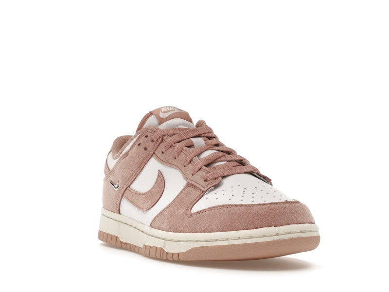 Nike Dunk Low Rose Whisper Gold Mini Swoosh (Women's), vista a 360 gradi 7 di 36