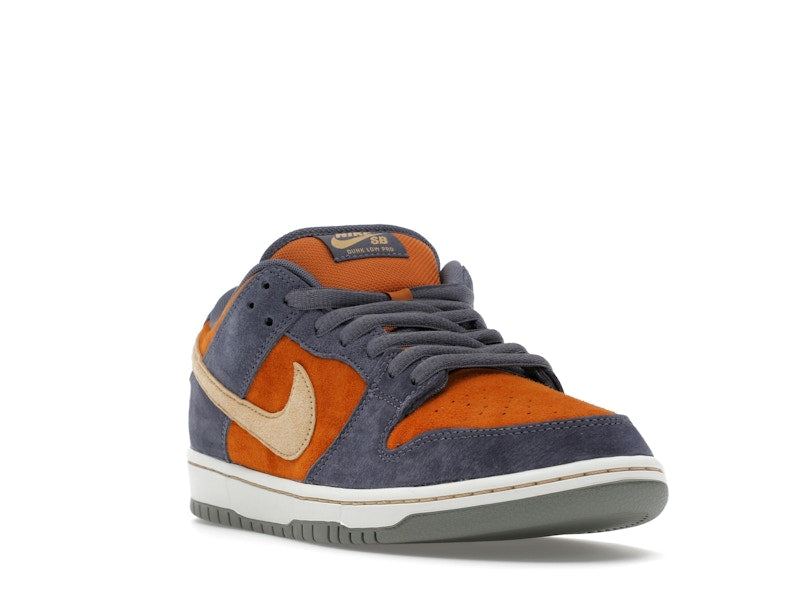 Nike SB Dunk Low Light Carbon Monarch, vista a 360 gradi 7 di 36