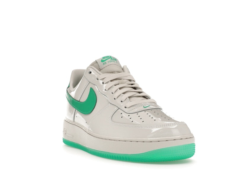 Nike Air Force 1 Low '07 Patent Platinum Tint Stadium Green, vista a 360 gradi 7 di 36