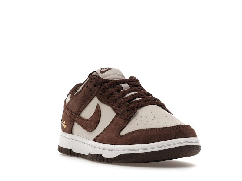 Nike Dunk Low Light Orewood Brown (Women's), vista a 360 gradi 8 di 39